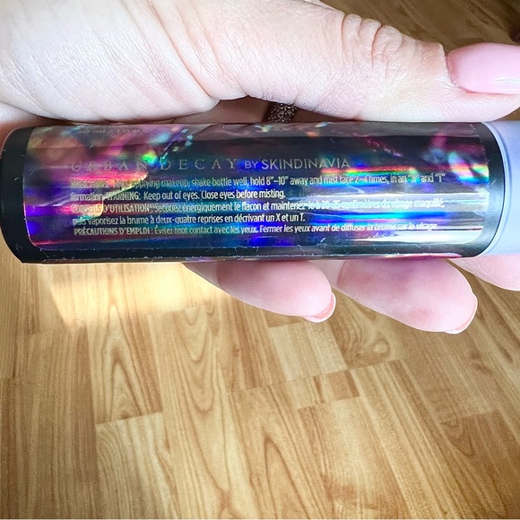 Urban Decay makeup setting spray - Picture 3 of 3